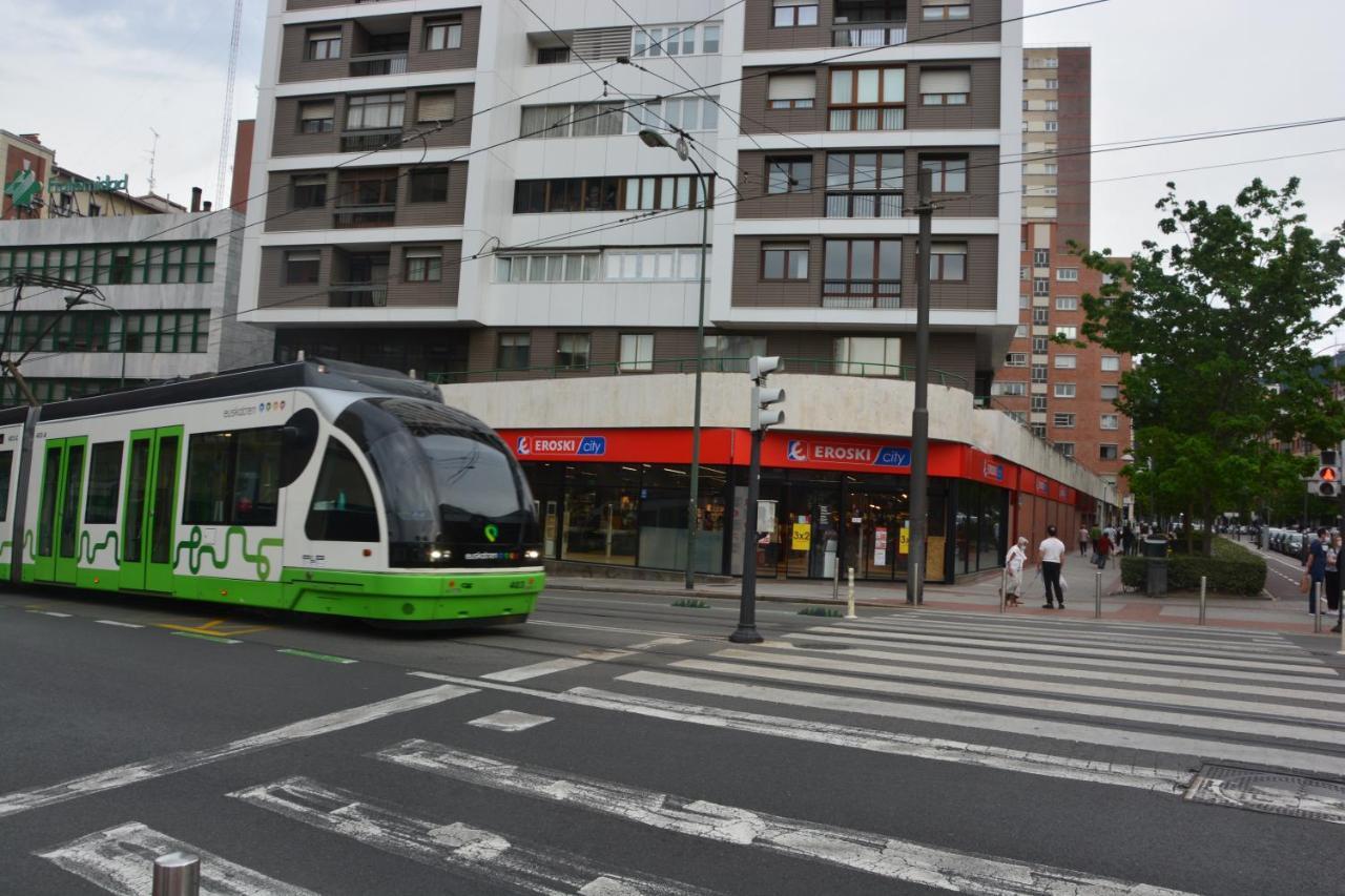Superviews, Parking 24H Vigilado Incluido Y Netflix En Habitacion Independiente Con Bano Privado En Apartamento Particular, Francais&English Bilbao Eksteriør billede